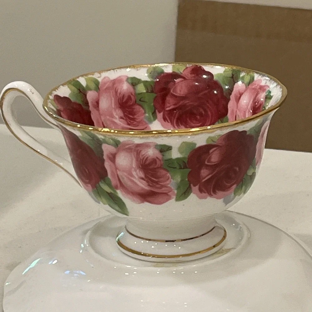 Royal Albert English Bone China Teacup and Saucer Old English Rose